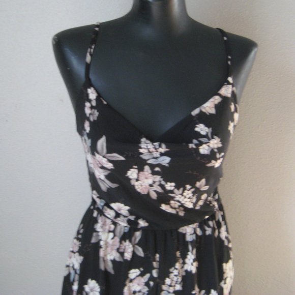 Azkara Black Floral Romper Size M NWT - Picture 2 of 10